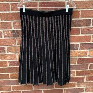 Knitted full skirt black & golden